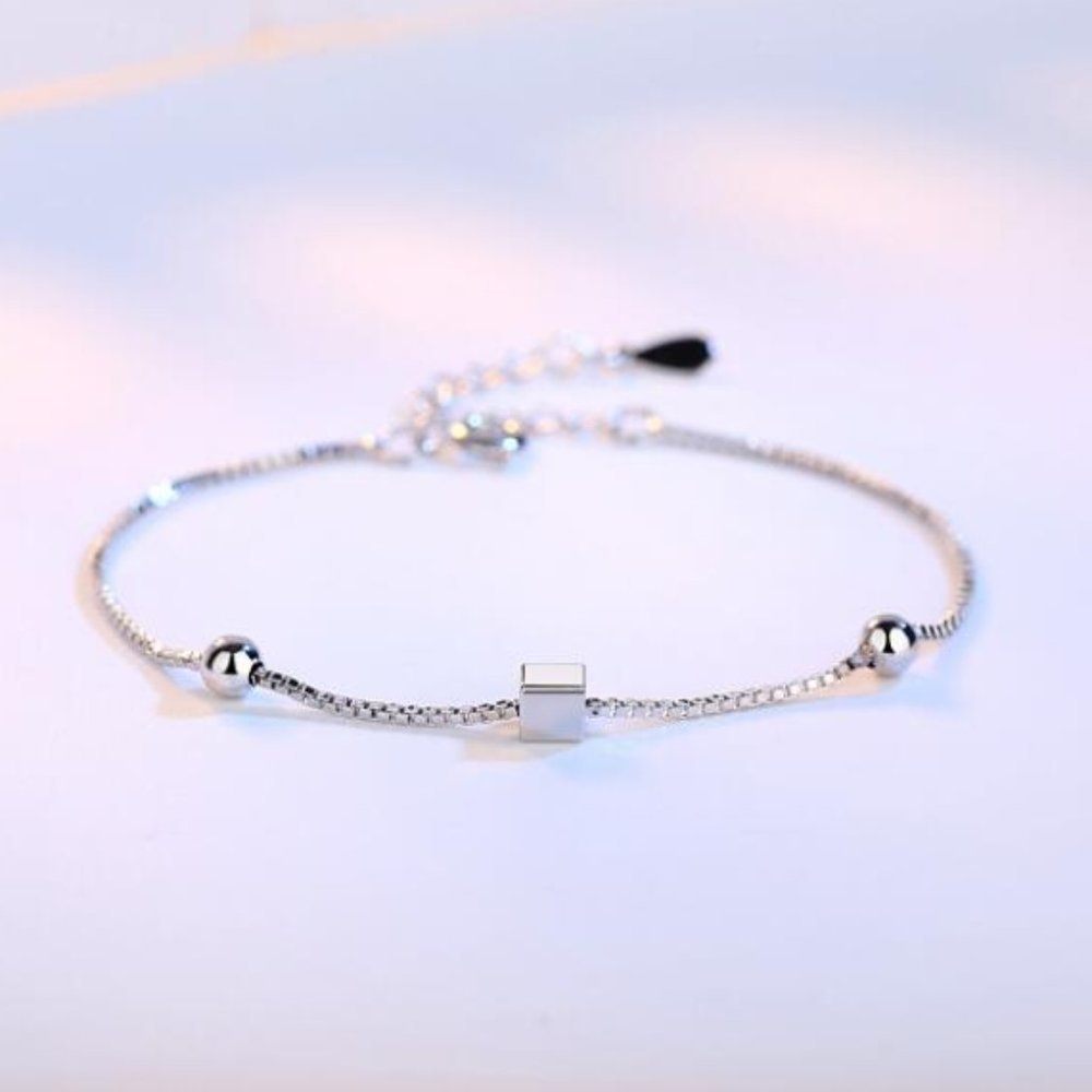 NEW Silver Simple Square Bracelet - Picture 1 of 4